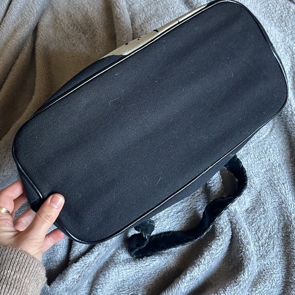 Sexy little black and silver 💋 Victoria’s Secret bag - Picture 8 of 12